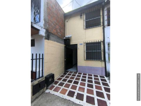 vendo casa en el barrio calipso