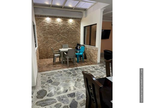 venta casa primer piso envigado primavera 188 m2