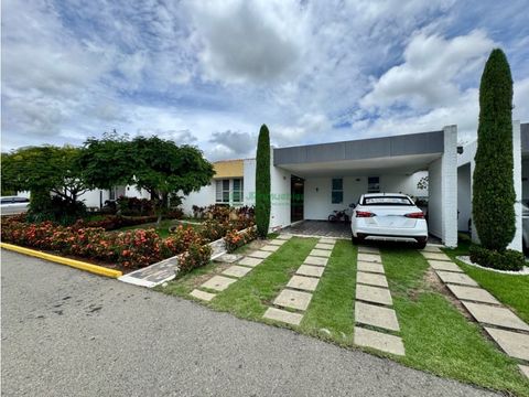 venta de casa campestre de un nivel en el castillo jamundi