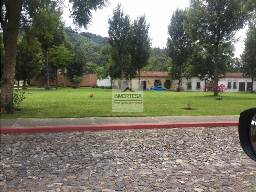 venta terreno en exclusivo condominio las gravileas antigua guatemala