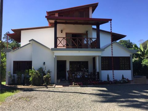 bonita villa tradicional al lado del rio a la venta en jarabacoa