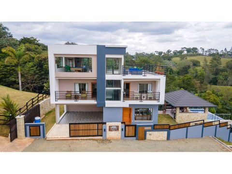 espectacular villa de 4 habitaciones a la venta en jarabacoa