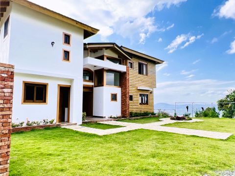 villa con vista a la ciudad y montanas de jarabacoa a la venta