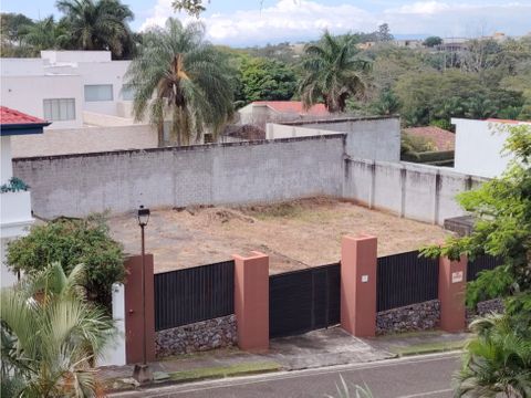 en venta amplio lote en exclusivo residencial la asuncion belen