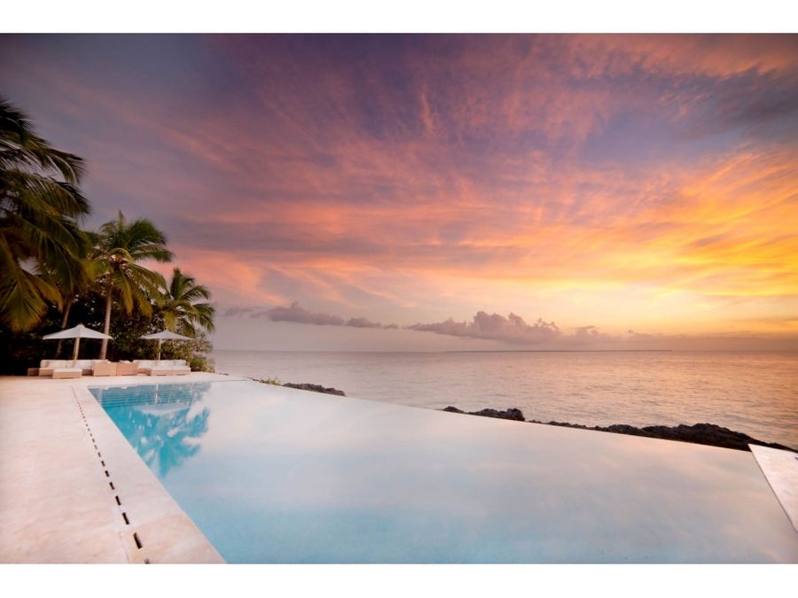 elegante villa frente al mar caribe en casa de campo