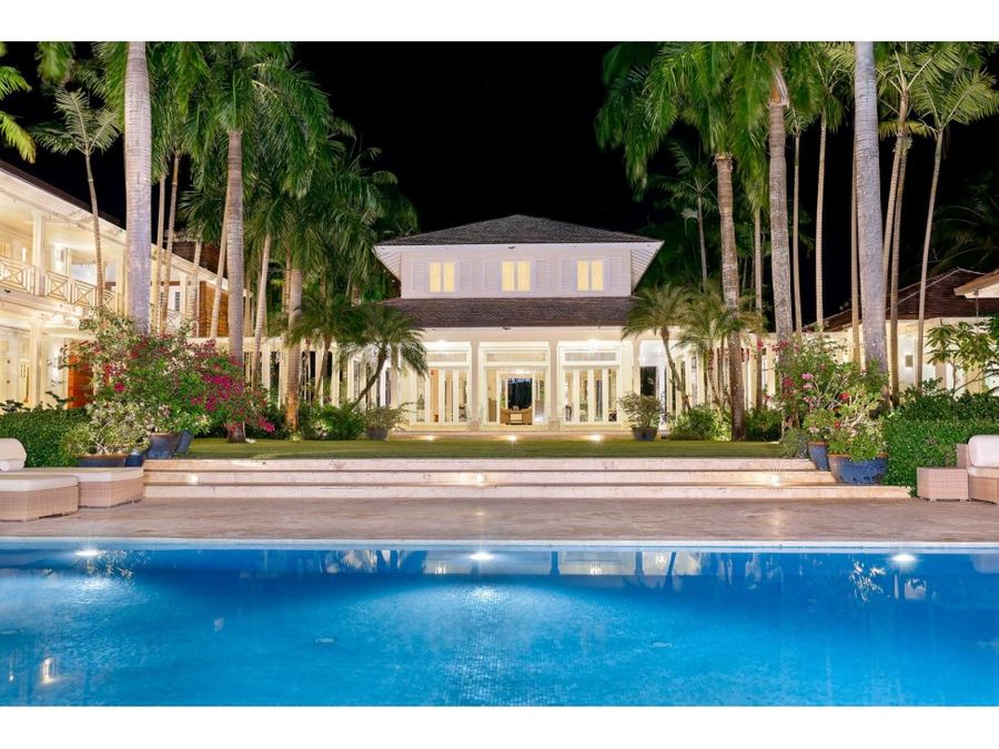 elegante villa frente al mar caribe en casa de campo