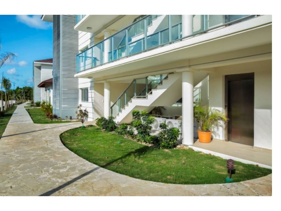 amplio apartamento en complejo con playa privada en bavaro punta cana