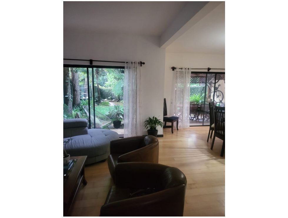 Casa en Venta Zona 16 - Image 1