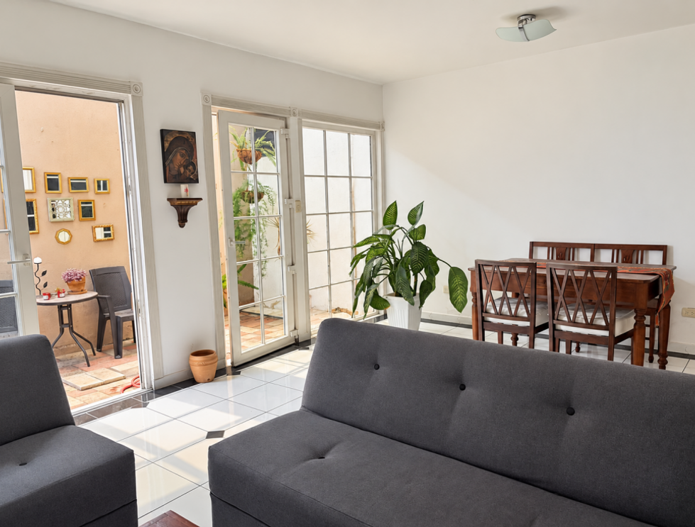 CASA EN VENTA | 3 HABITACIONES | ZONA 14, LA VILLA