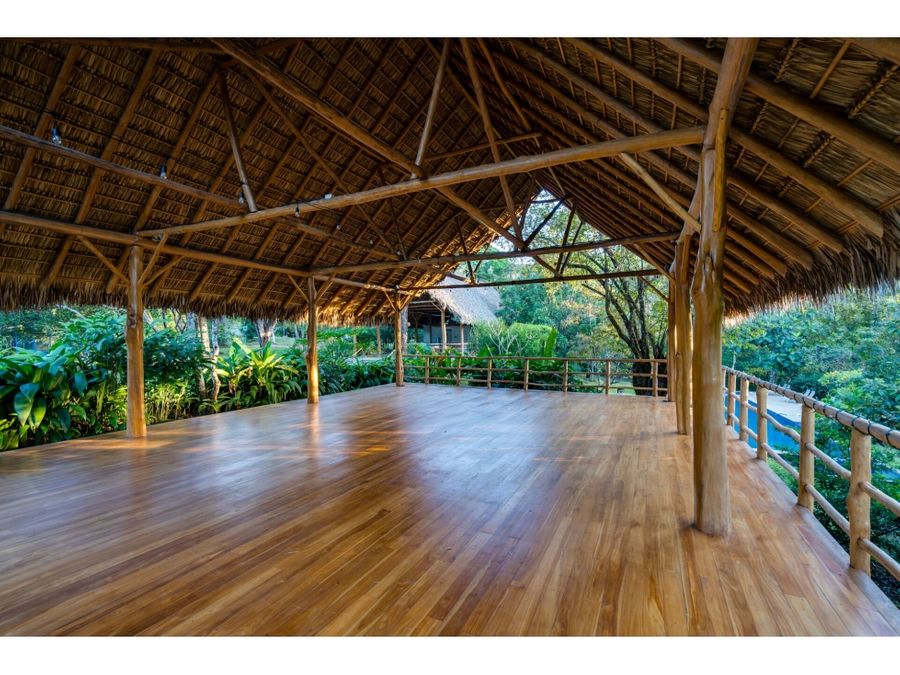 casa de lujo en orotina alajuela casa bambu
