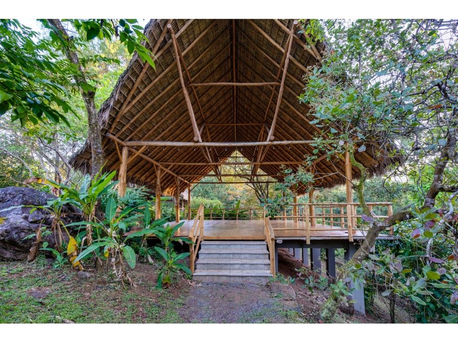 casa de lujo en orotina alajuela casa bambu