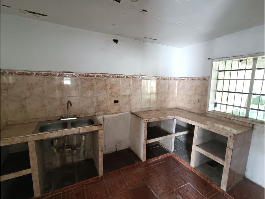 en venta casa a remodelar en san joaquin urbanizacion guayabal