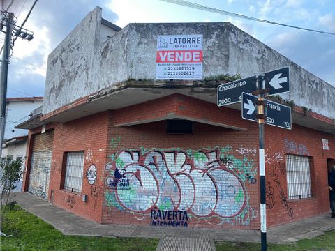 latorre prop vende local con vivienda en villa primera