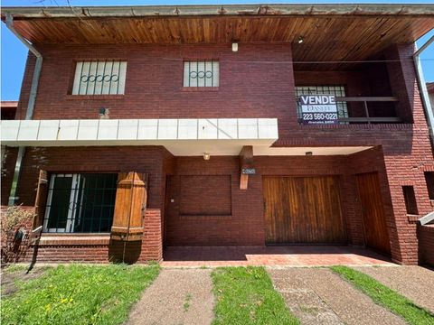 chalet de 5 ambientes desarrollado en 2 plantas zona constitucion