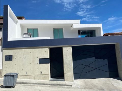 vendo casa en alto prado parcialmente remodelada