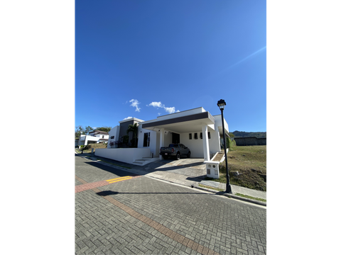 se alquila hermosa casa en villa los balcanes cod jc1323