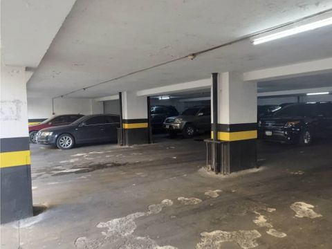 vendo o alquilo espacioso estacionamiento cerca de av urdaneta