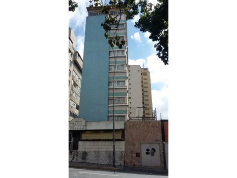 se vende hotel 1100 m2 sabana grande 3572