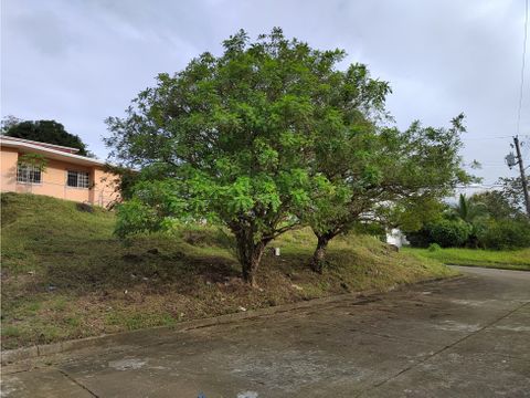 se vende terreno en altos de santamaria con excelente vista