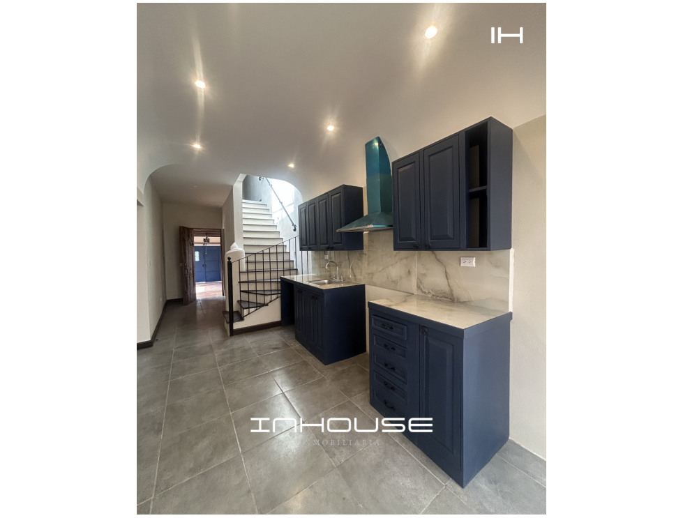 CASA EN VENTA EN ANTIGUA, FUERA DE GARITA - Miniatura 4
