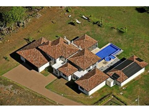 elegante casa en hacienda los reyes