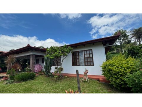 casa con bonitos acabados con vistas panoramicas