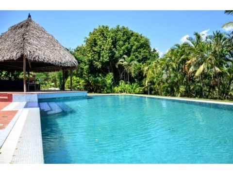 se vende caballeriza 30000m2 parque caiza 1828