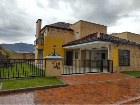 venta casa zipaquira club del comercio mg