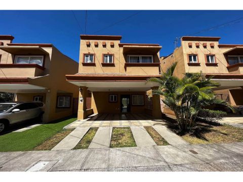 venta de estupenda casa de 3 dormitorios en condominio en guacima