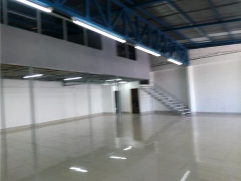 local y parqueo con uso comercial heredia precio4500