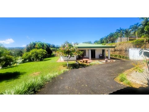 venta de casa en grecia en amplio terreno con jardines