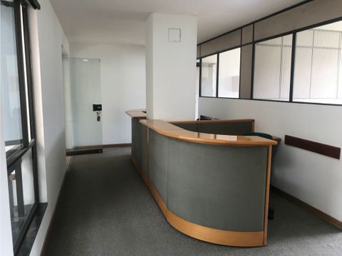 se vende o arrienda oficina en santa barbara p