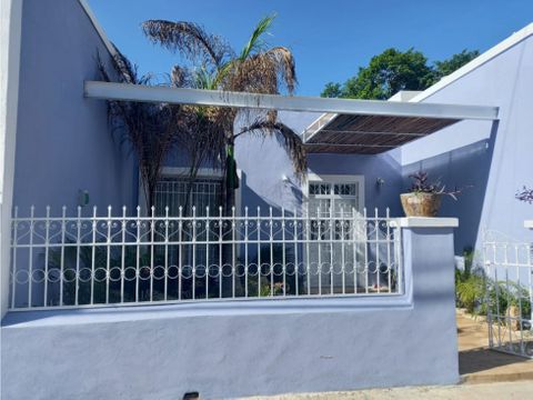 casa violeta en el barrio de santiago centro de merida