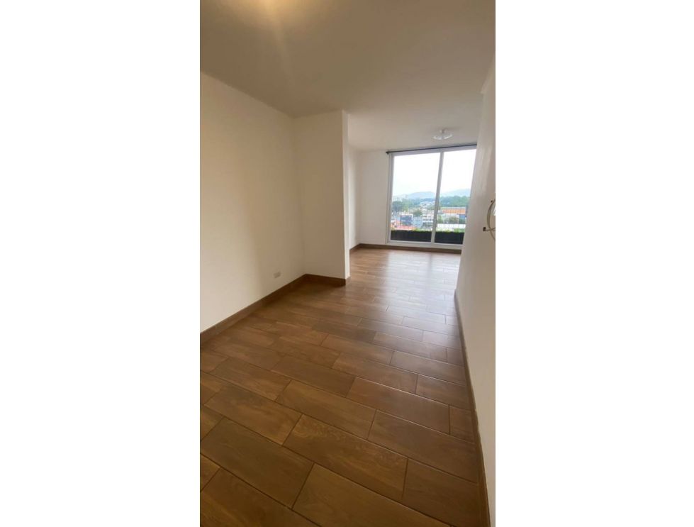 Apartamento en renta en Edificio Roque zona 2