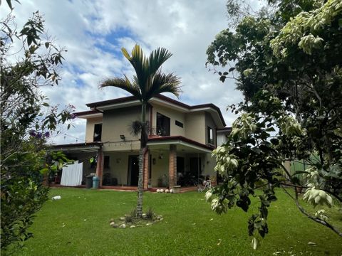 alquiler de hermosa casa cerca de los colegios moravia