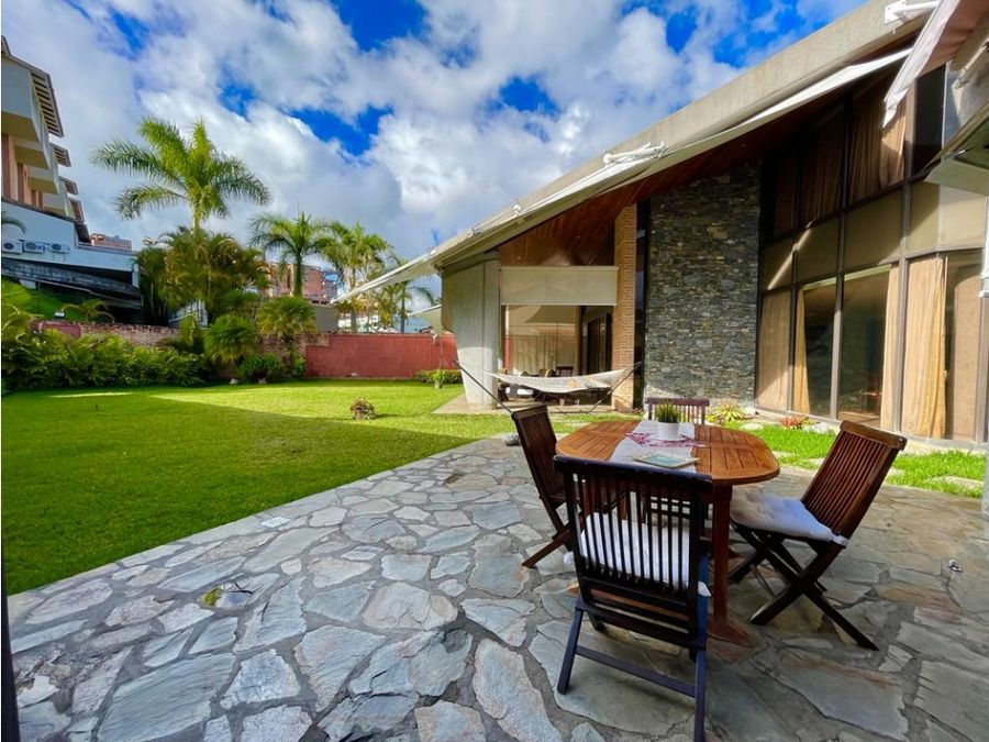 Se vende Casa 1136m² 4h+2s/6b/4p Loma Linda 3