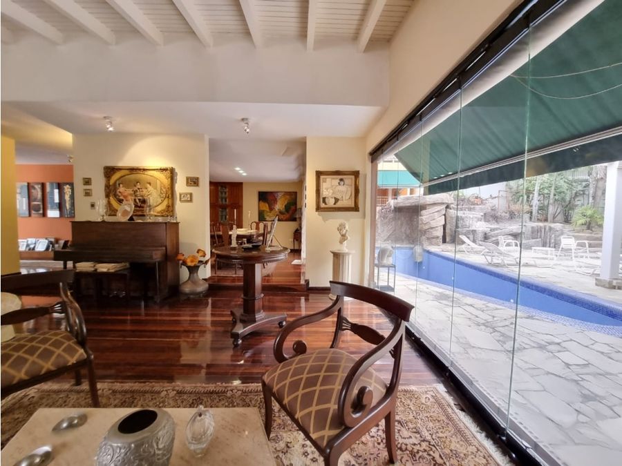 Se vende casa 1000m2 - 4h+s/3b+s/6p en Valle Alto 3