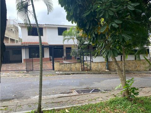 vendo casa en el marques de 2 plantas