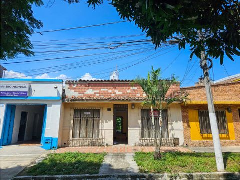 casa lote cerca a la alcaldia de la virginia