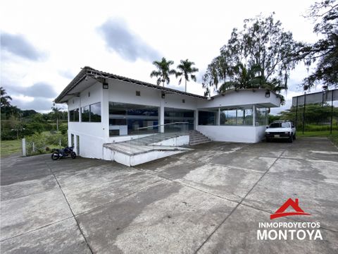 lote con local comercial sobre la via principal de cerritos pereira