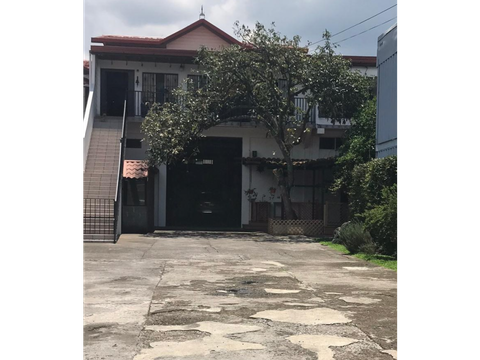 se vende todo en 1 oficina bodega con parqueo