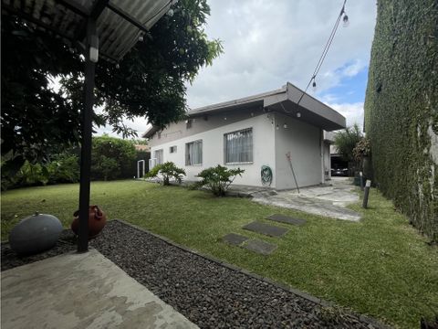 venta de casa independiente en rohrmoser