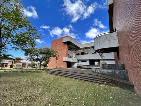 se alquila edificio en los yoses