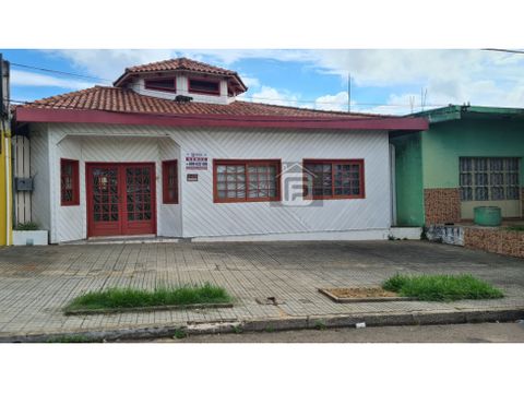 vende hermosa y amplia casa de 2 pisos frente a linea divisoria