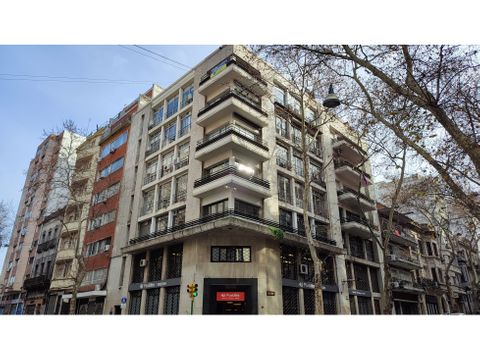 vende oficina de 180 m2 piso 6 al frente esquina alquilada