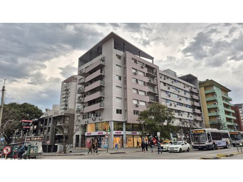 vende cochera en edificio arsenal lindero medica uruguaya