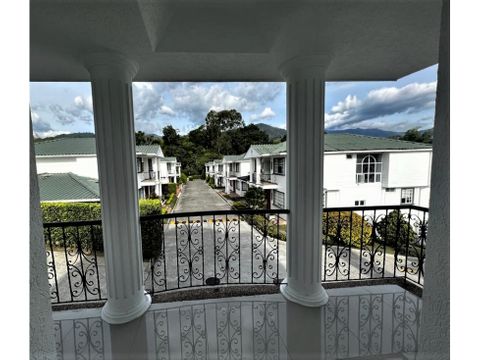 vendo hermosa casa en la avenida centenario armenia quindio