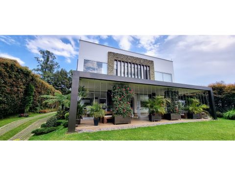 venta casa moderna en unidad cerrada alto de las palmas envigado