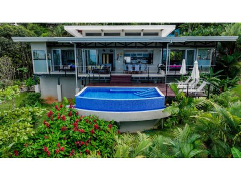 villa de lujo con casa de huespedes y vistas al mar de costa ballena