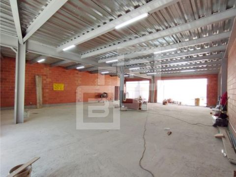 local en arriendo laureles bodegas y proyectos locales y oficinas